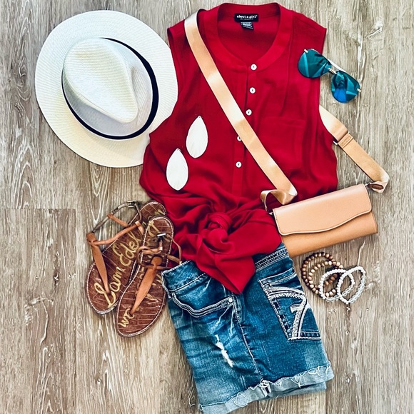 About A Girl Tops - About a girl brand sleeveless tunic size large